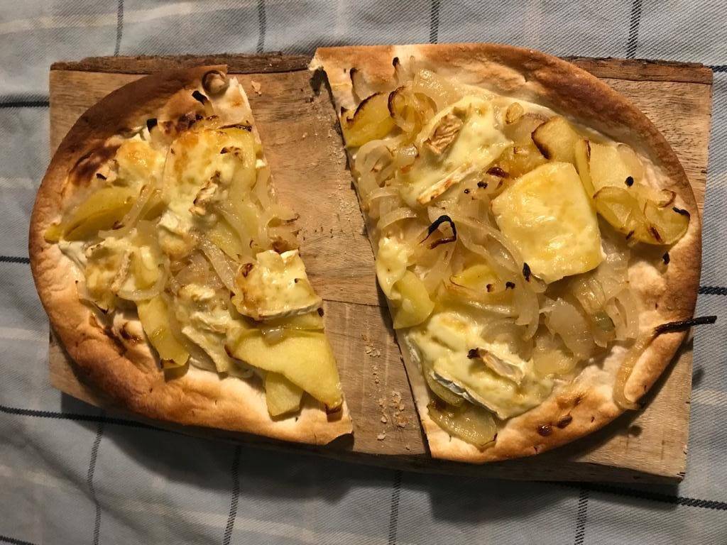HelloFresh review - Flammkuchen op snijplank