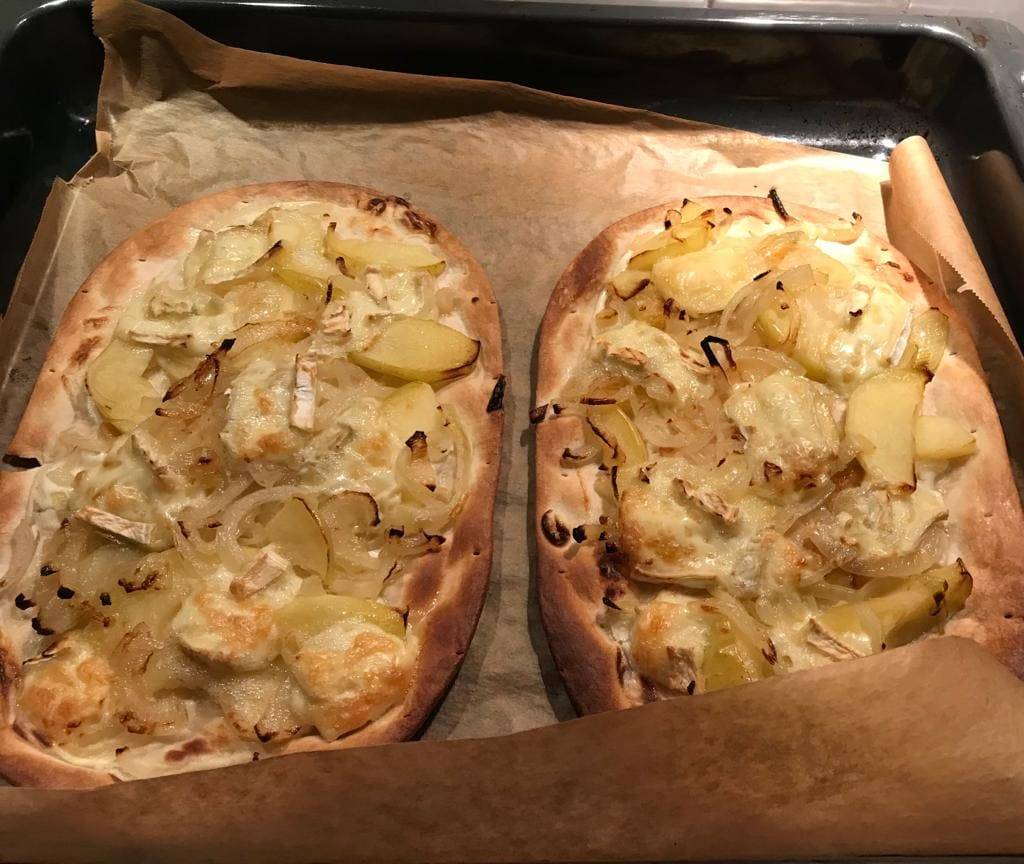 HelloFresh review - Flammkuchen met brie en appel