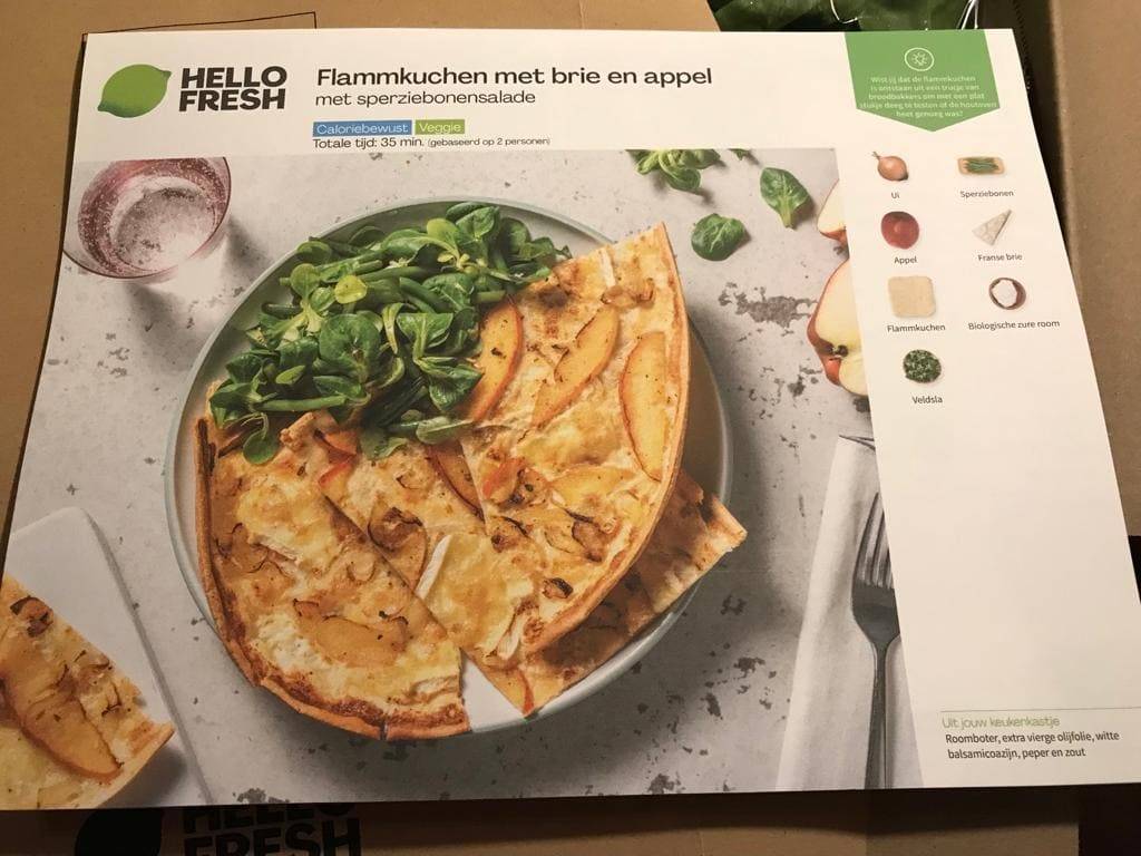 HelloFresh receptenkaart - Flammkuchen met brie en appel